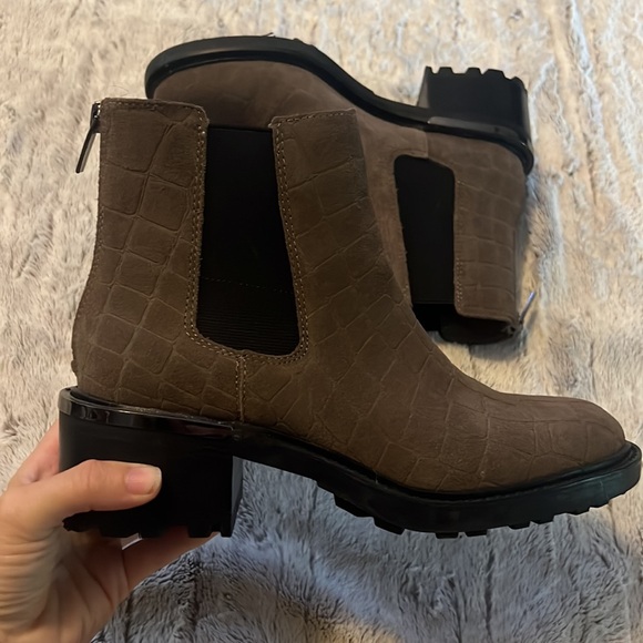 Vince camuto booties with zipper - Picture 4 of 10